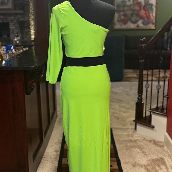 VENUS 2 Piece Green Summer one shoulder outfit w/asymmetrical skirt XLG - Picture 5 of 7